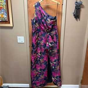 Adrianna Papell Elegant Dress with Rich Hues